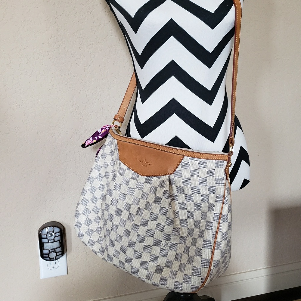 Louis Vuitton Siracusa Azur MM